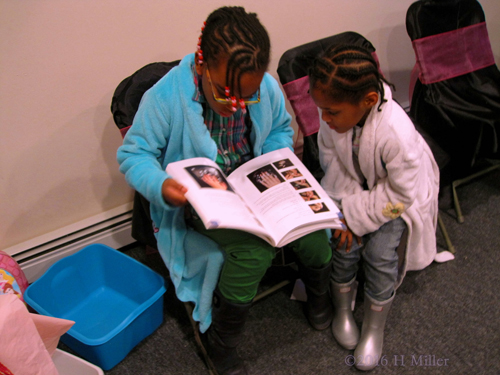Checking Out Nail Art Checking Out Nail Art