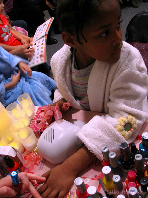 Hanging Out During Manicures Hanging Out During Manicures