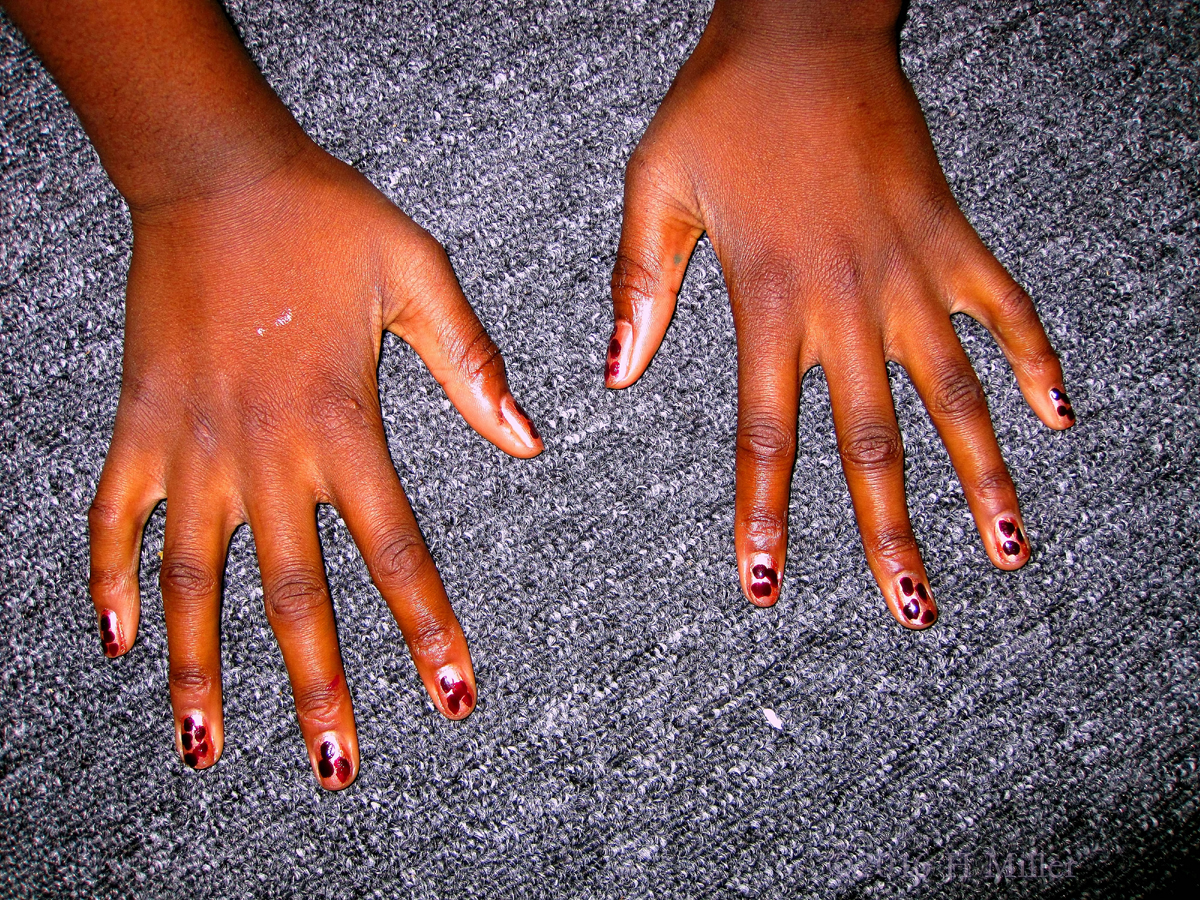 Awesome Red Polka Dot Manicure 