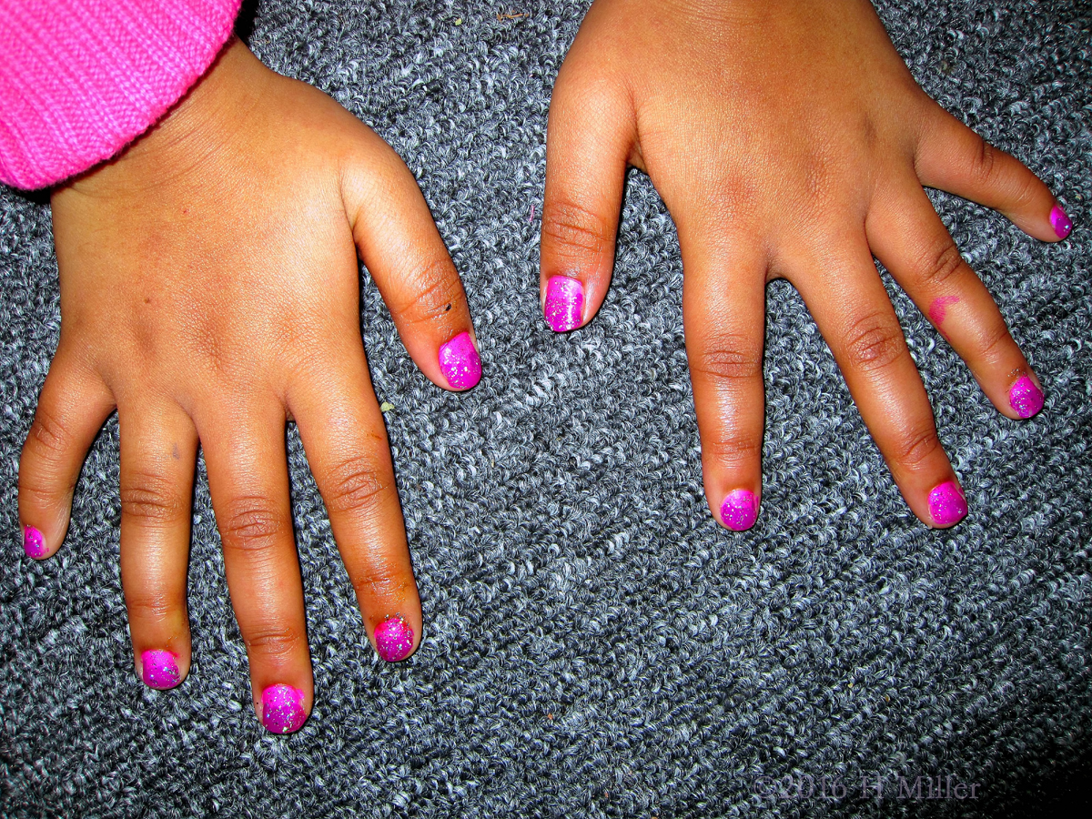 Hot Pink Manicure 