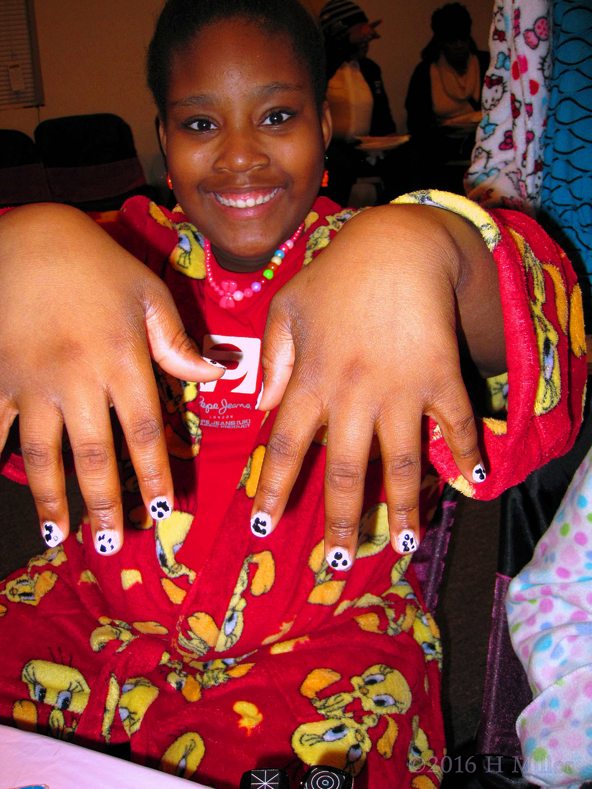 She Loves Her Polka Dot Mini Mani! 