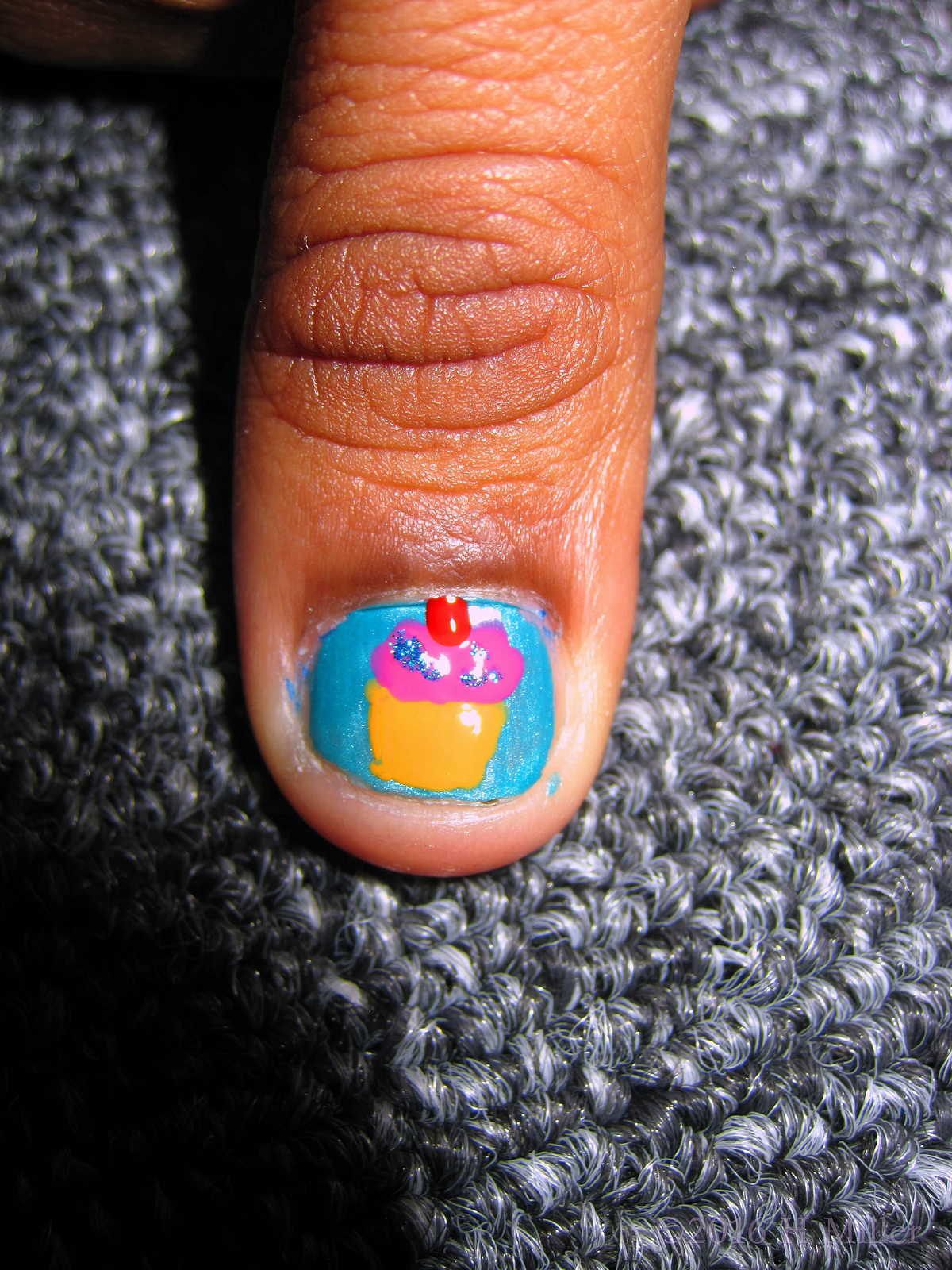 Sweet Cupcake Manicure Nail Art 