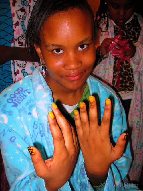 She Loves Her Yellow Mini Mani.