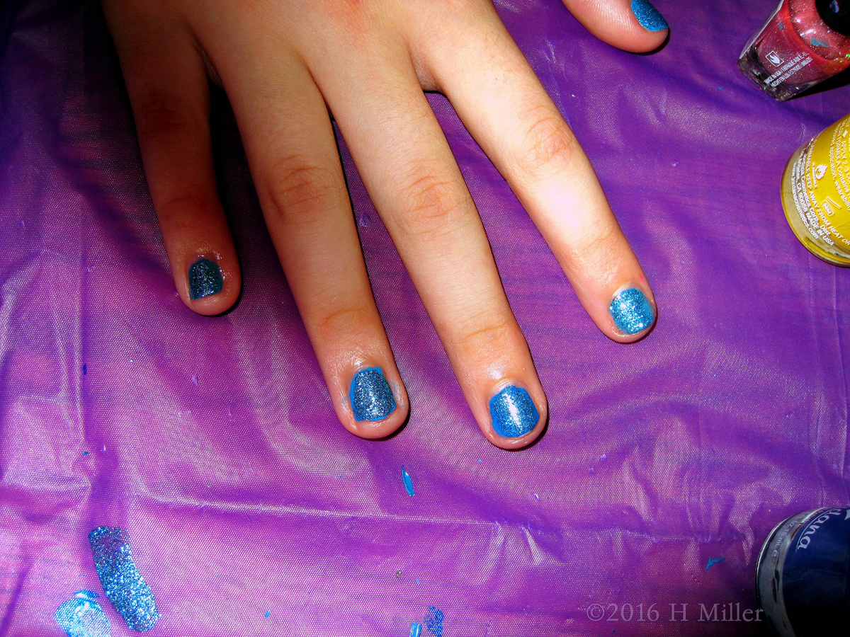 Sparkly Blue Home Girls Spa Manicure 