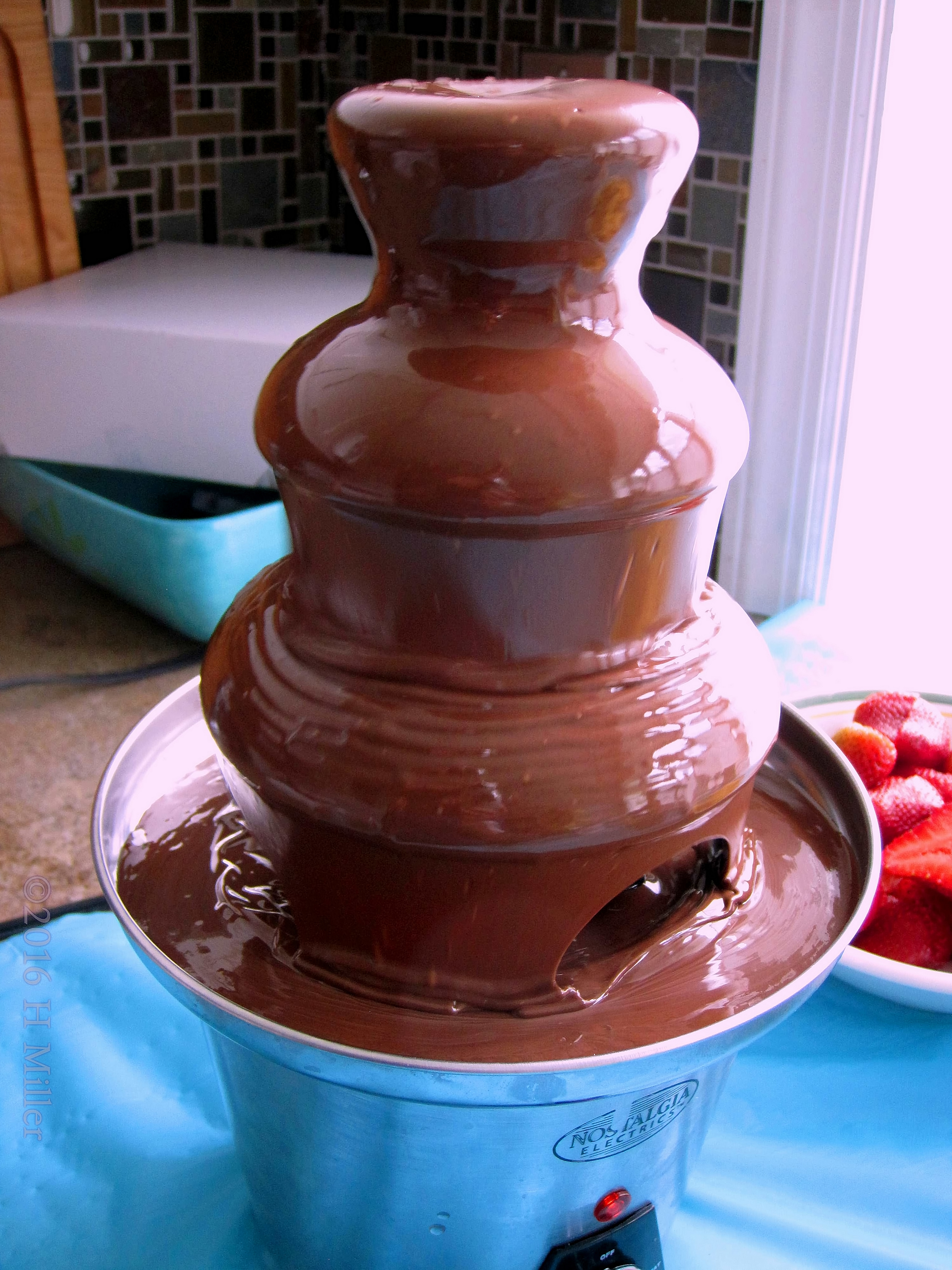 Chocolate Fondue For Snacks