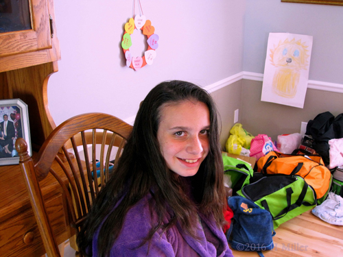 Her Hair Looks Awesome After Her Hairstyling! Her Hair Looks Awesome After Her Hairstyling!