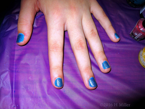 Shiny Blue Mini Manicure