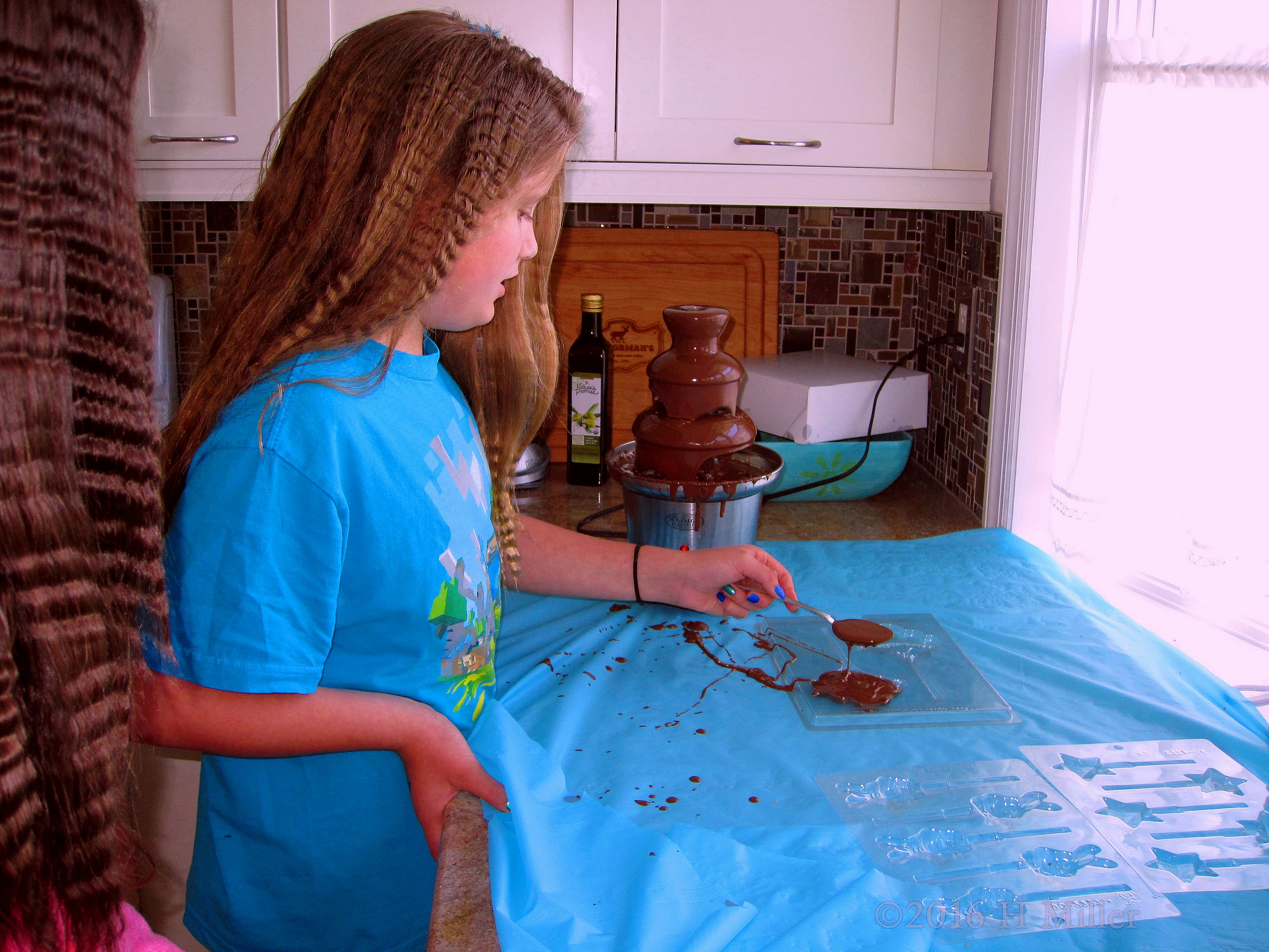 Snacking On Chocolate Fondue Snacking On Chocolate Fondue
