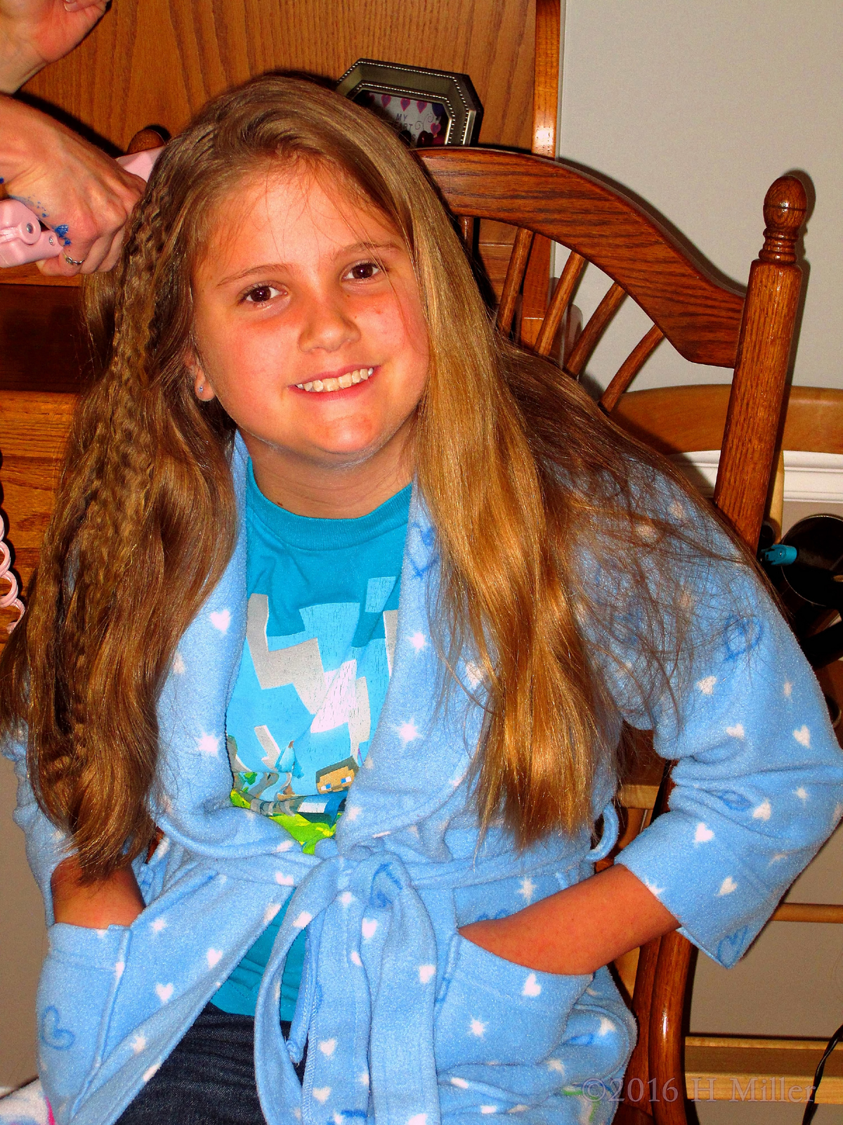 Having Fun Getting Her Hair Styled! Having Fun Getting Her Hair Styled!