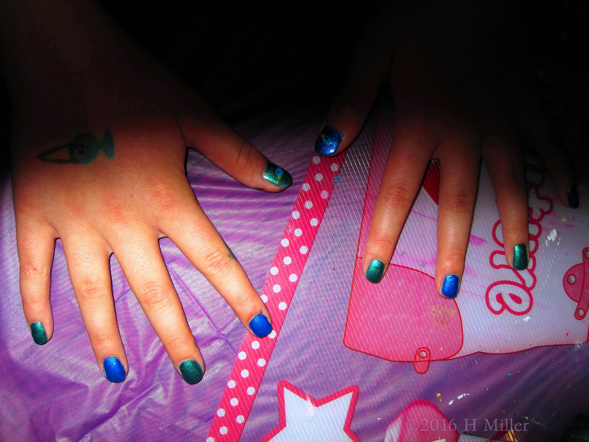 Metallic Blue And Green Mini Manicur