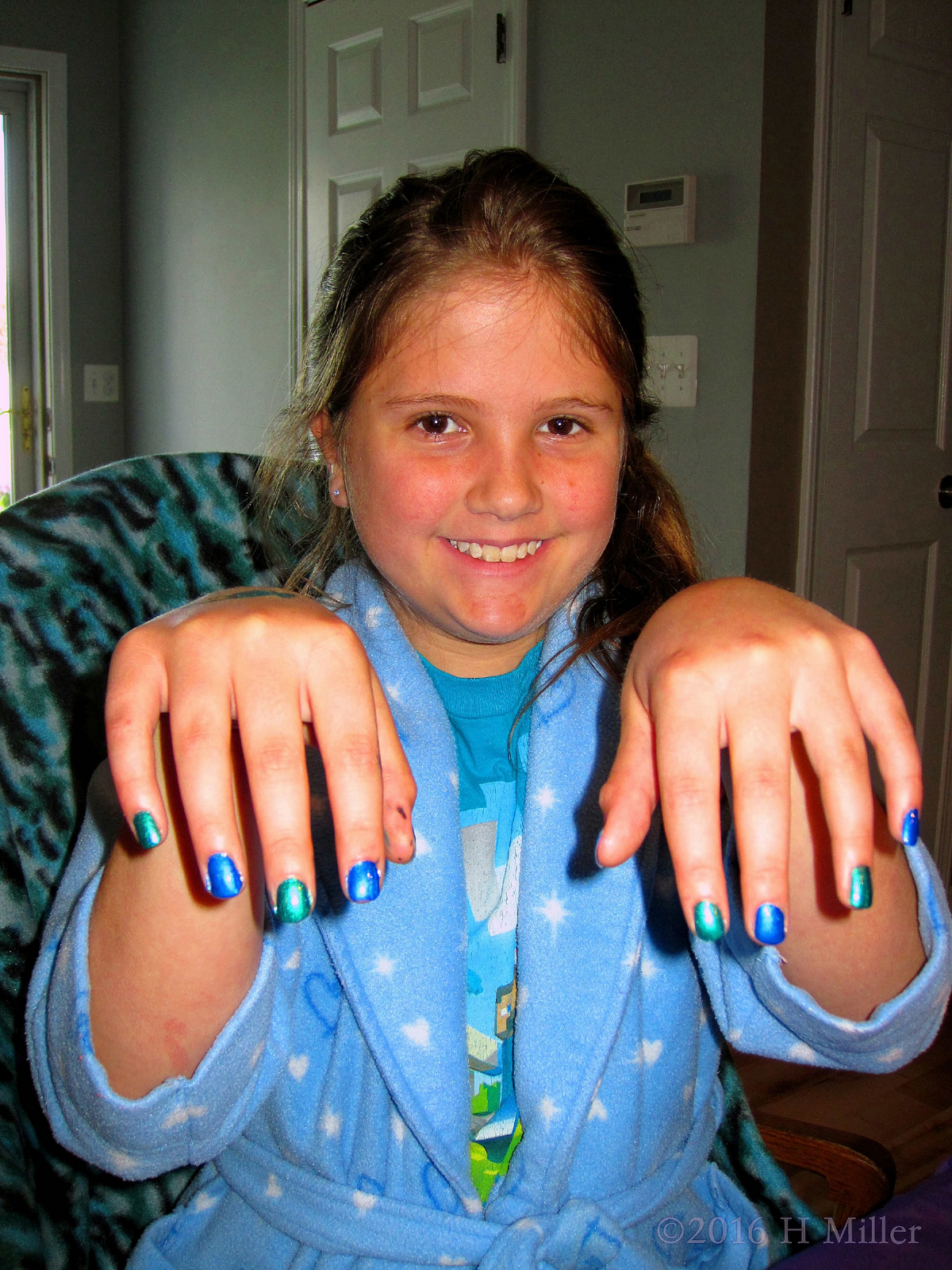 She Loves Her Kids Mini Mani She Loves Her Kids Mini Mani