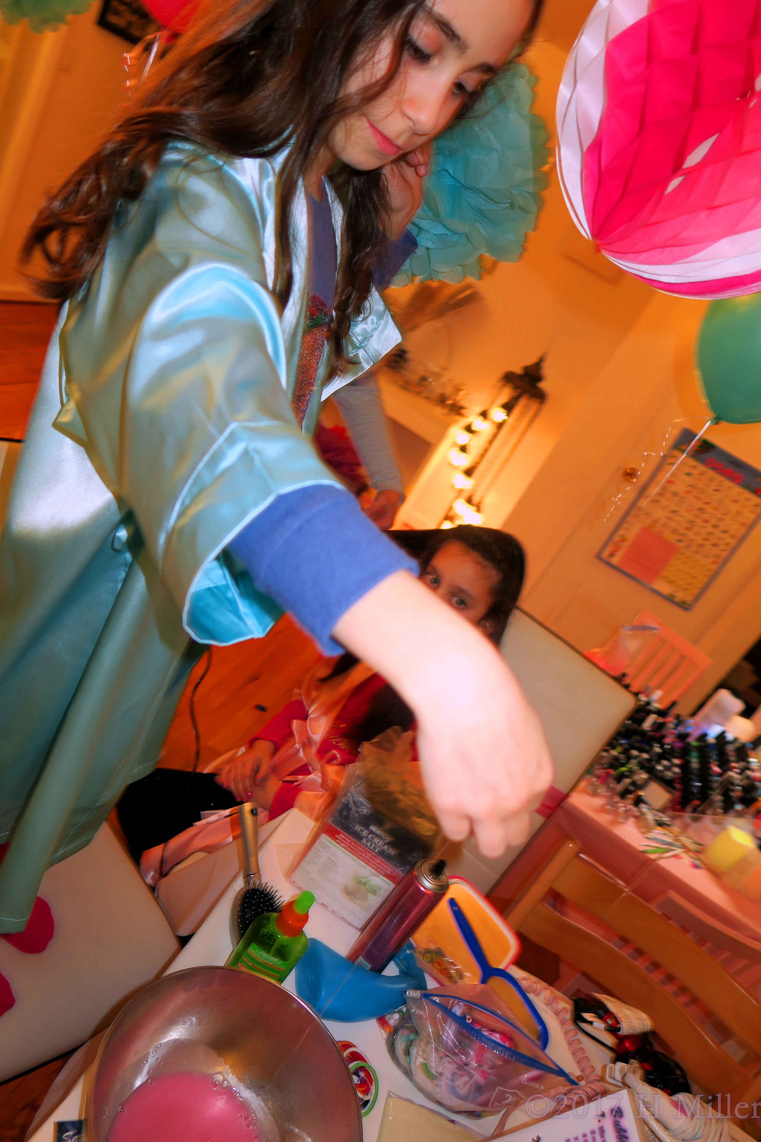 Spa For Kids Crafts Activity And Haistyling Going On Simultaneously. Spa For Kids Crafts Activity And Haistyling Going On Simultaneously.