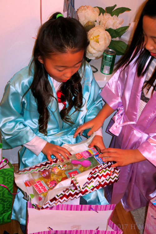 Oh! That's A Freezie Toy Set. Oh! That's A Freezie Toy Set.