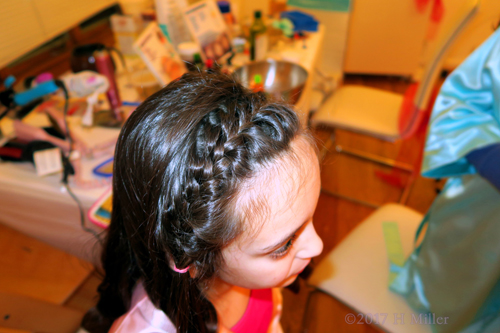 Tiara Braid From Top View, Looks Even More Beautiful. Tiara Braid From Top View, Looks Even More Beautiful.