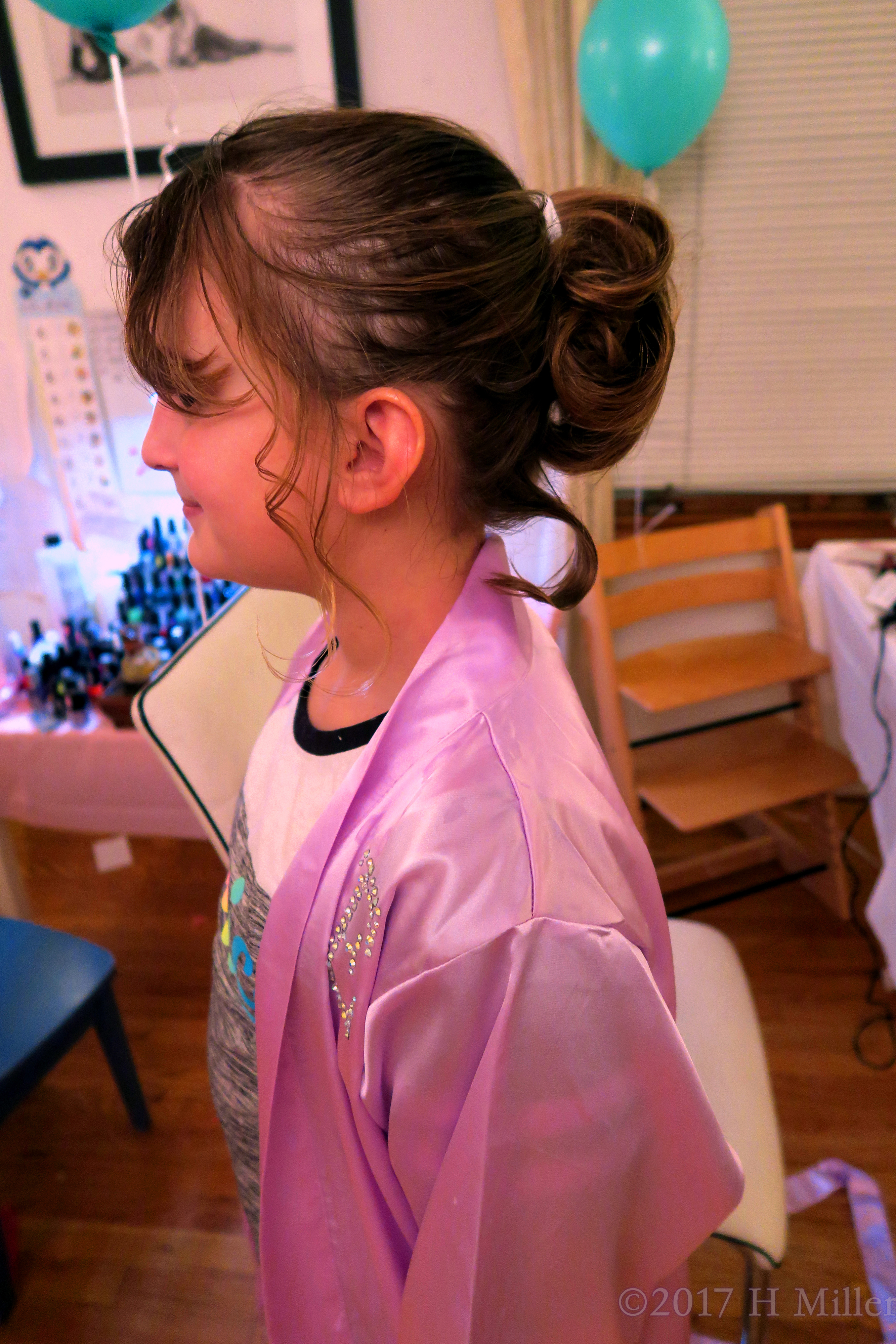 Short Pony Tail With Slight Front Curls, Her Kids Hairstyle Looks Perfect! Short Pony Tail With Slight Front Curls, Her Kids Hairstyle Looks Perfect!