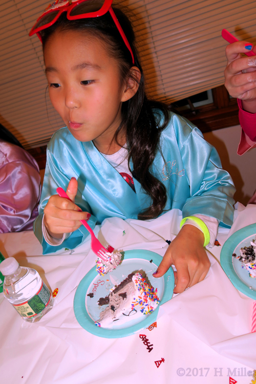 She Can't Resist Having Flavoursome Birthday Cake. She Can't Resist Having Flavoursome Birthday Cake.