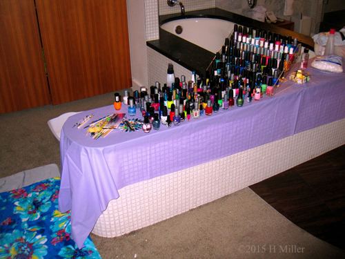 Hotel Spa Party Nail Art Mani Area.