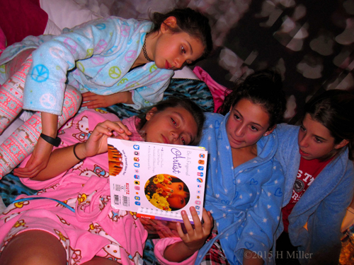 Kids Manicures Offer Almost Too Many Options! Kids Manicures Offer Almost Too Many Options!