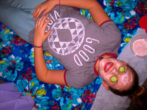 Cuke Slices And Masque Soothe The Skin. Cuke Slices And Masque Soothe The Skin.