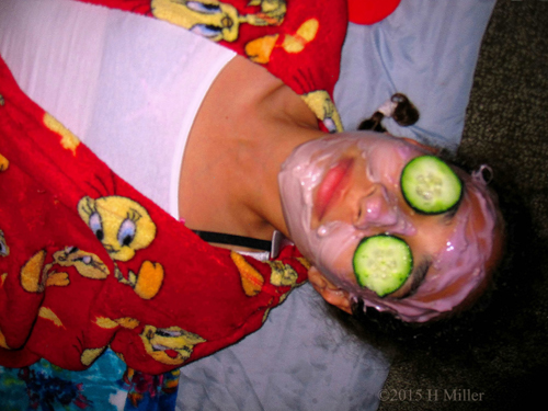 Facial Mask With Blueberry And Green Clay Yogurt, And Chocolate Split Flavors