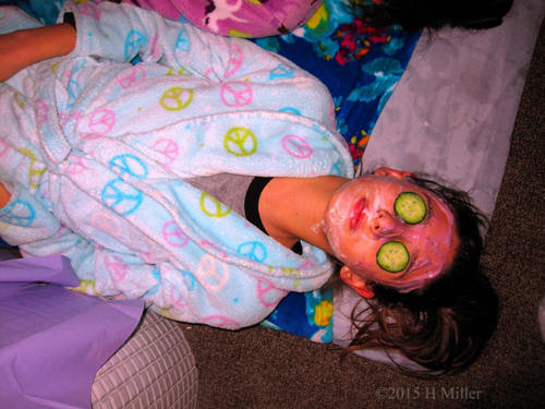 Kids Spa Party Facials. Feeling Serene And Calm. Kids Spa Party Facials. Feeling Serene And Calm.