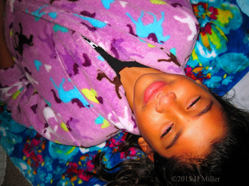 Post Facial Relaxing. Post Facial Relaxing.