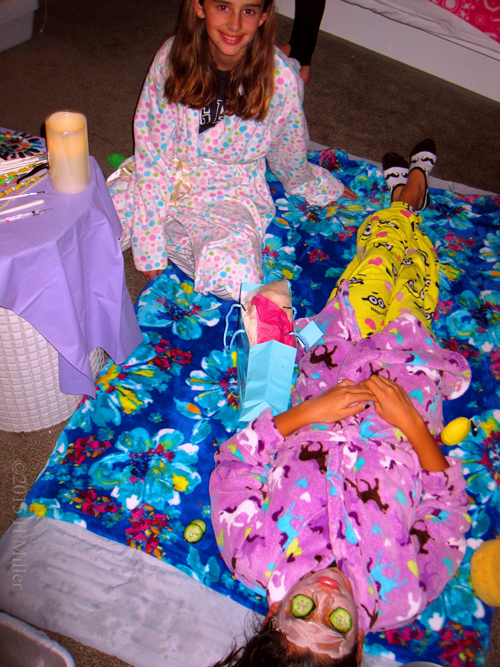 Spa Party For Kids Facial Activity Underway! Spa Party For Kids Facial Activity Underway!