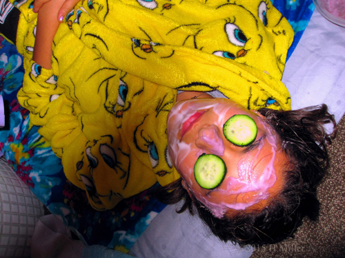 What's More Relaxing Than A Spa Facial For Girls!! What's More Relaxing Than A Spa Facial For Girls!!