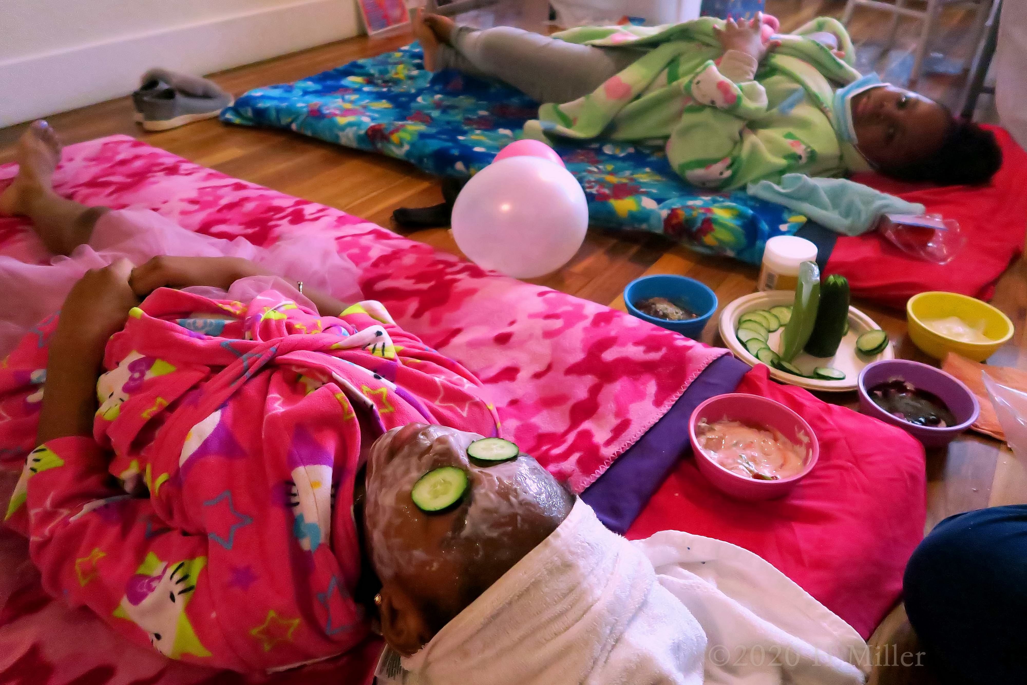 Lilah's 9th Kids Spa Birthday Party At Home Gallery 1 