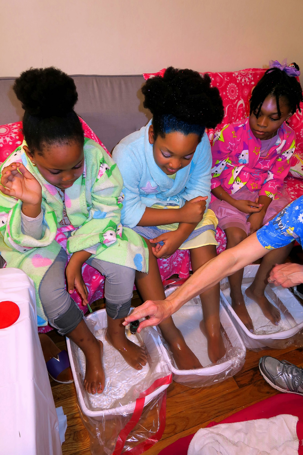 Lilah's 9th Kids Spa Birthday Party At Home Gallery 2 