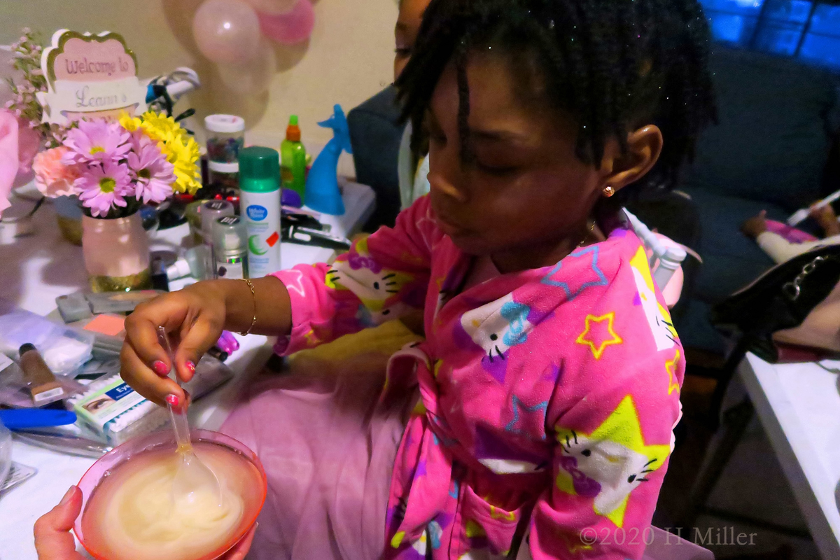 Lilah's 9th Kids Spa Birthday Party At Home Gallery 2 