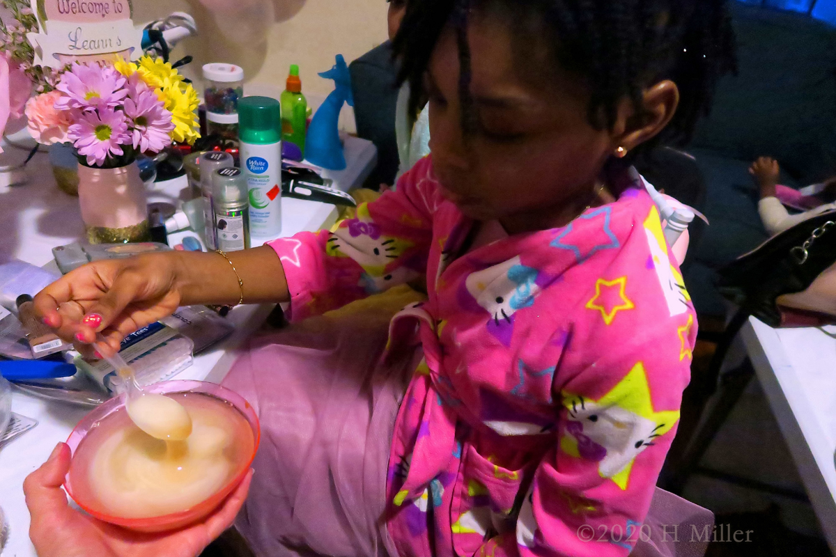 Lilah's 9th Kids Spa Birthday Party At Home Gallery 2 