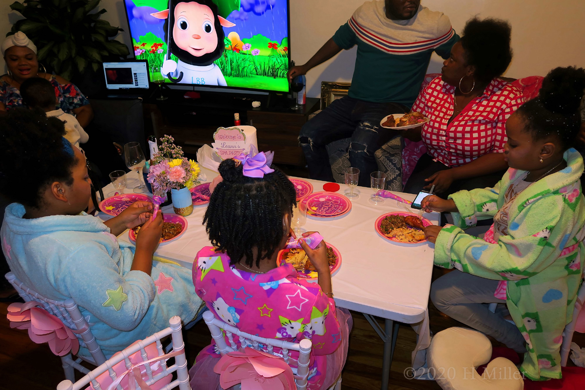 Lilah's 9th Kids Spa Birthday Party At Home Gallery 2 