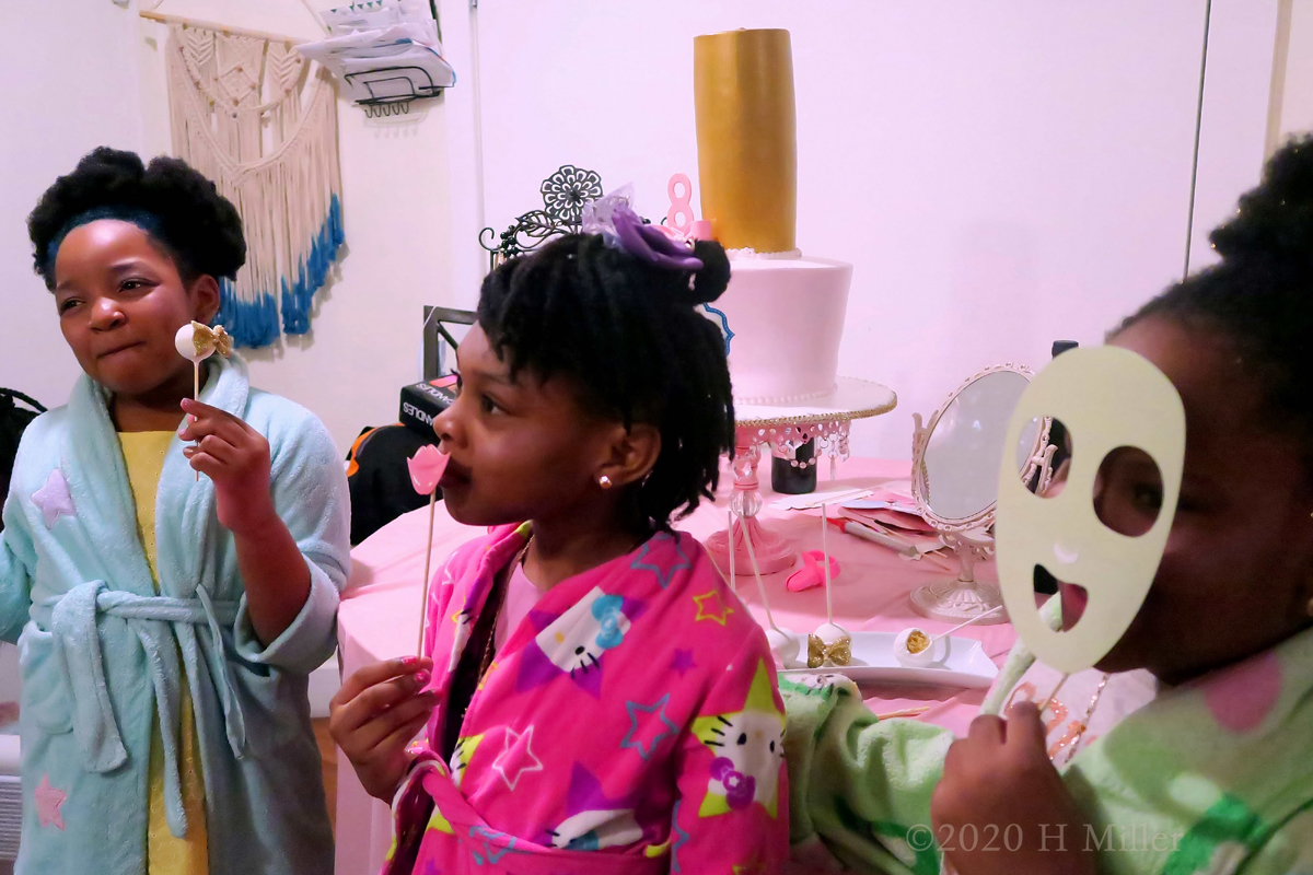 Lilah's 9th Kids Spa Birthday Party At Home Gallery 2 