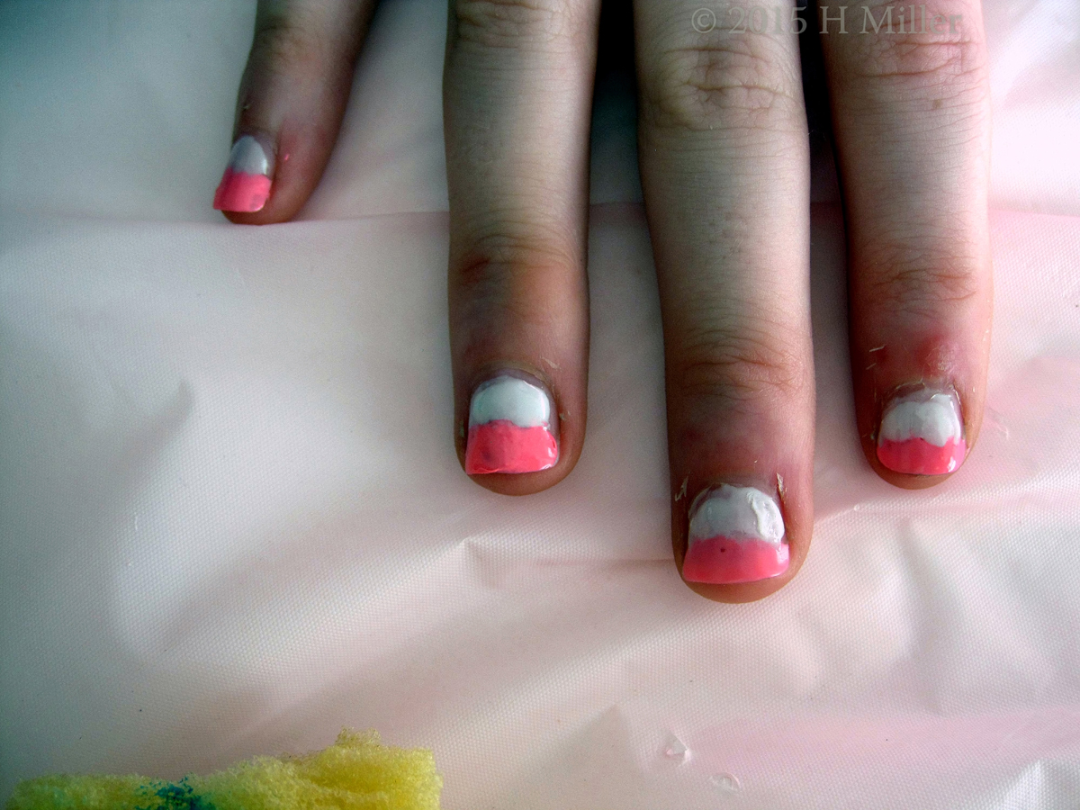 Pink And White Nail Art. 
