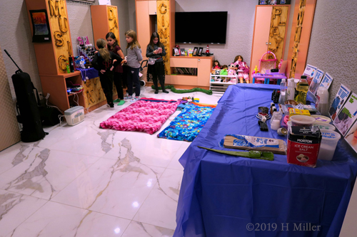 Lorena's In Home Spa Party For Girls On A Cold December Day In 2018 Gallery 1 Lorena's In Home Spa Party For Girls On A Cold December Day In 2018 Gallery 1