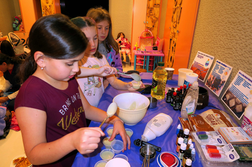 Lorena's In Home Spa Party For Girls On A Cold December Day In 2018 Gallery 2 Lorena's In Home Spa Party For Girls On A Cold December Day In 2018 Gallery 2