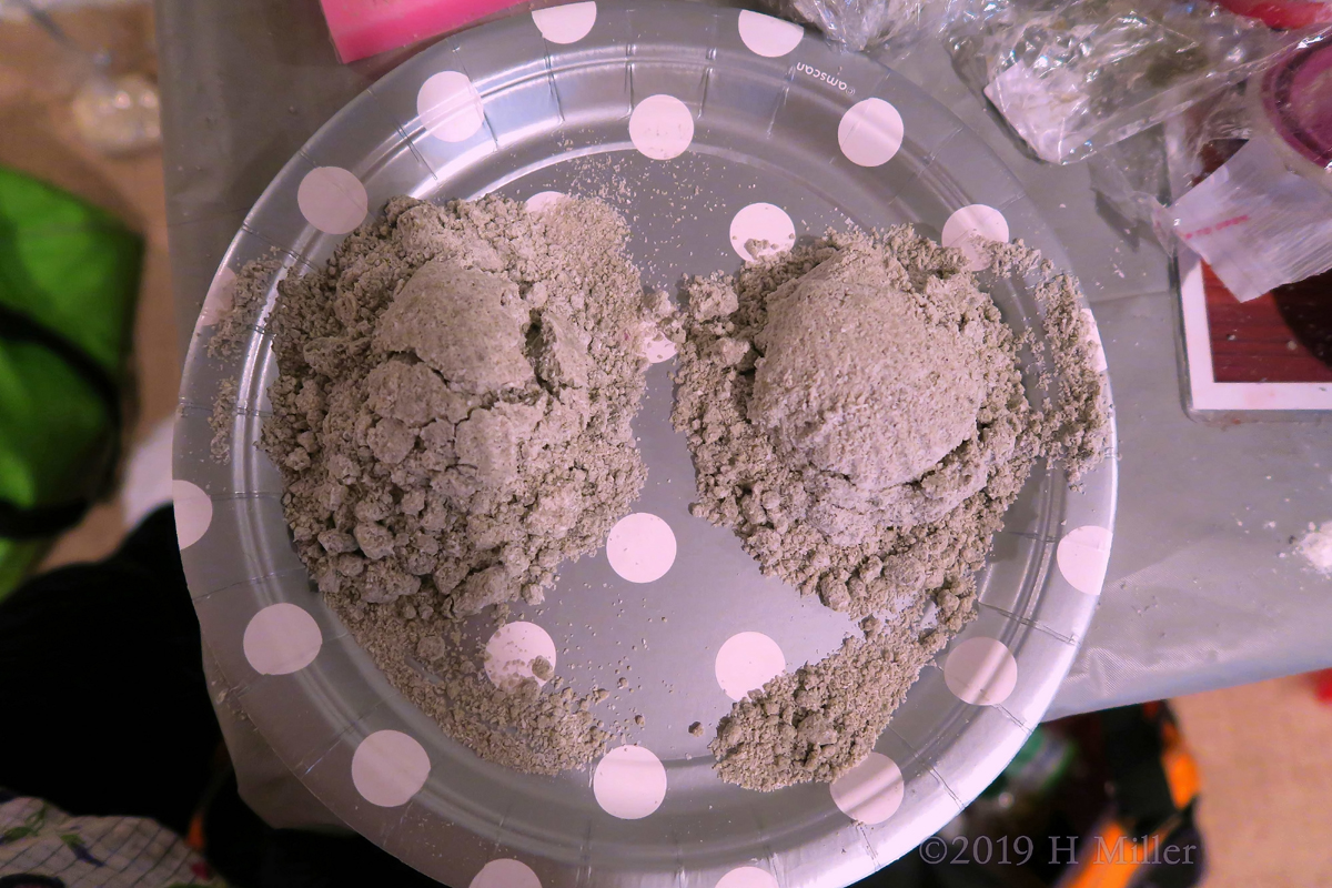 Clay And Other Ingredients For Bath Bomb Kids Crafts For The Spa Day 