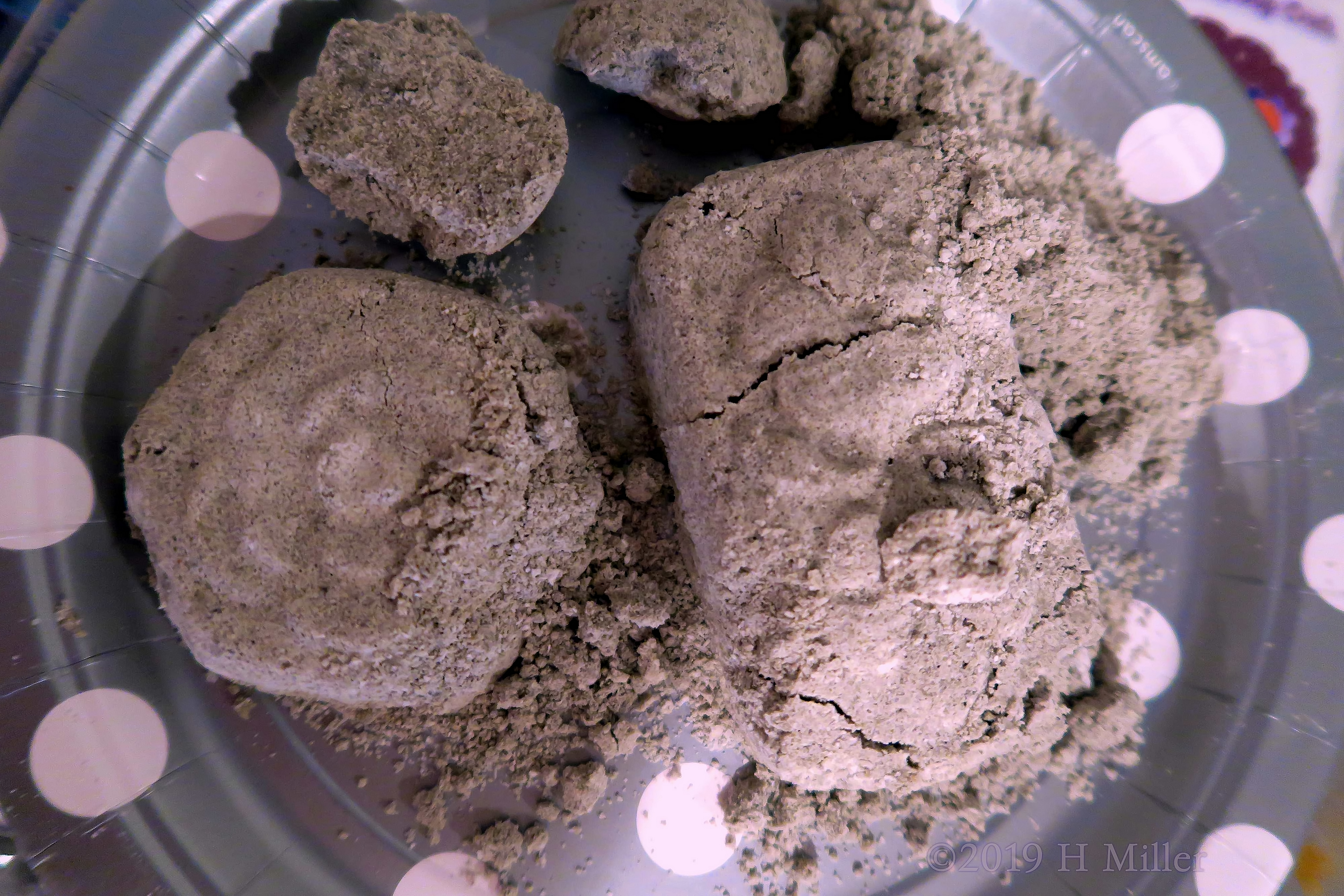 Molding Spa Fizzy Bath Bomb Kids Crafts Made From Clay In Fun Shapes Molding Spa Fizzy Bath Bomb Kids Crafts Made From Clay In Fun Shapes