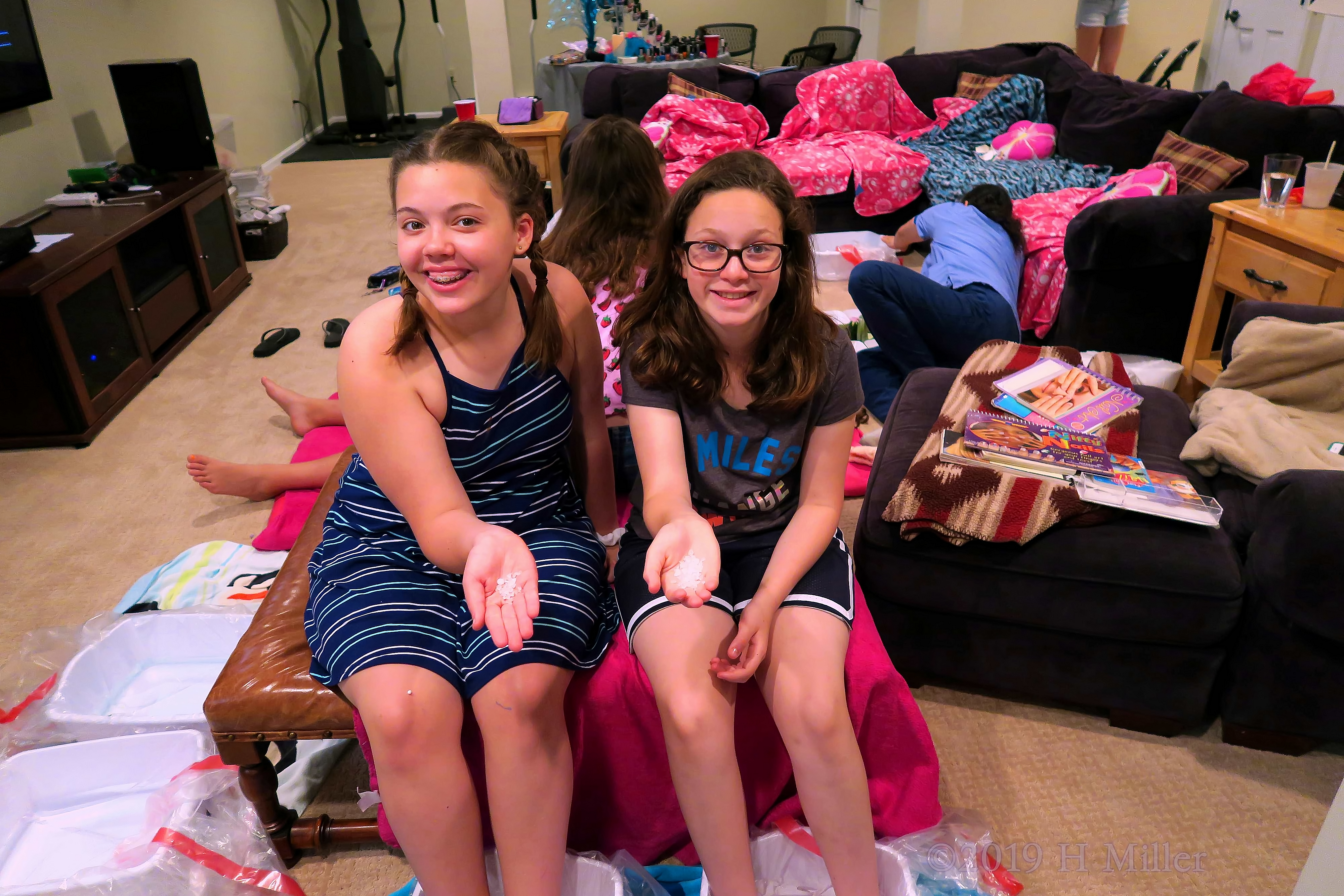 Smiles Are Infectious! Happy Spa Party Guests Smiles Are Infectious! Happy Spa Party Guests