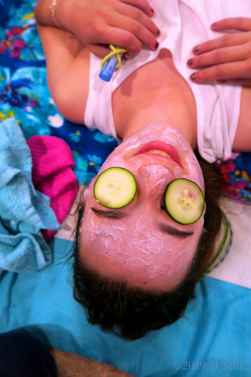 Girls Have Fun With Kids Facials At The Home Spa Party. Girls Have Fun With Kids Facials At The Home Spa Party.