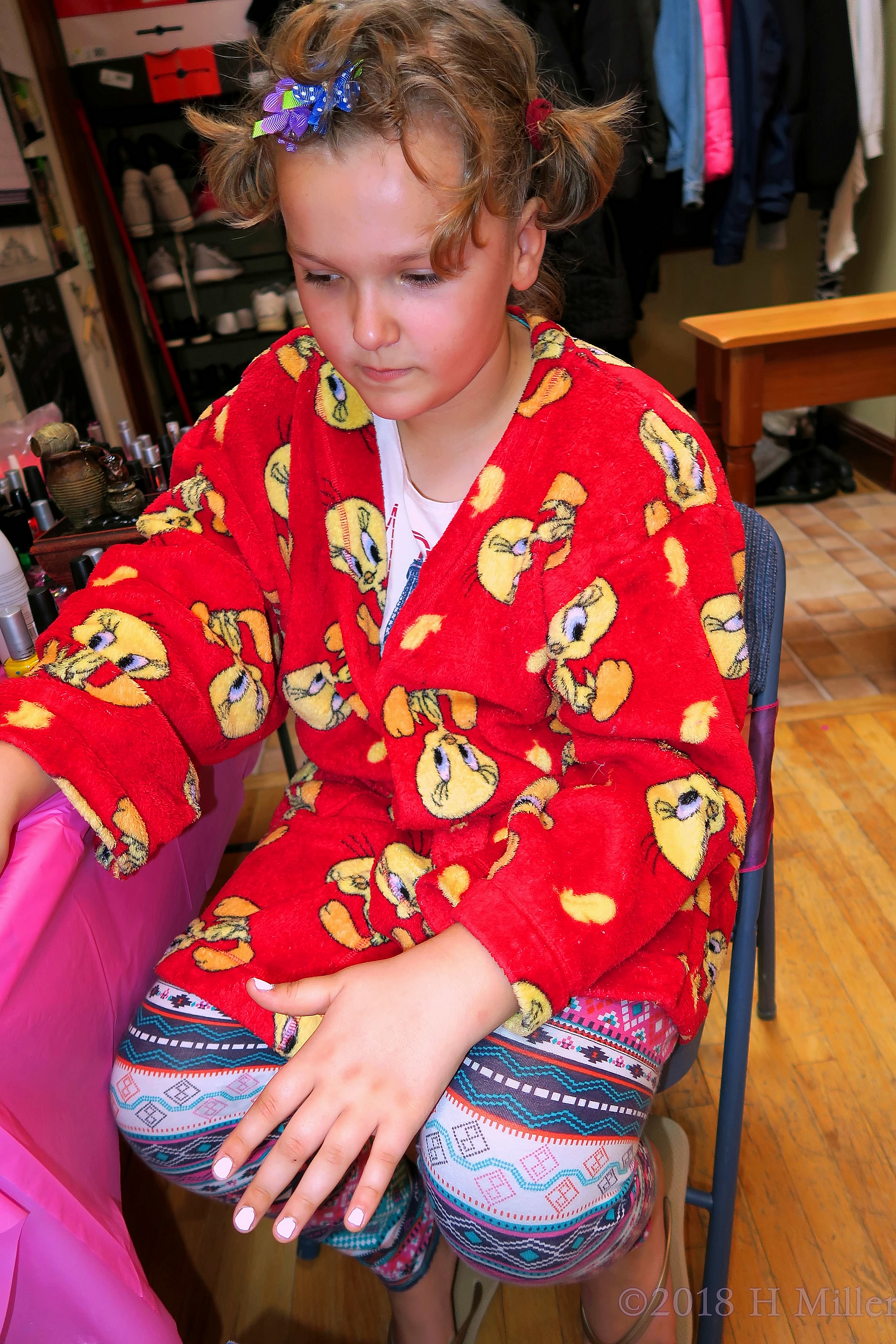 Getting A Manicure For Girls. Getting A Manicure For Girls.