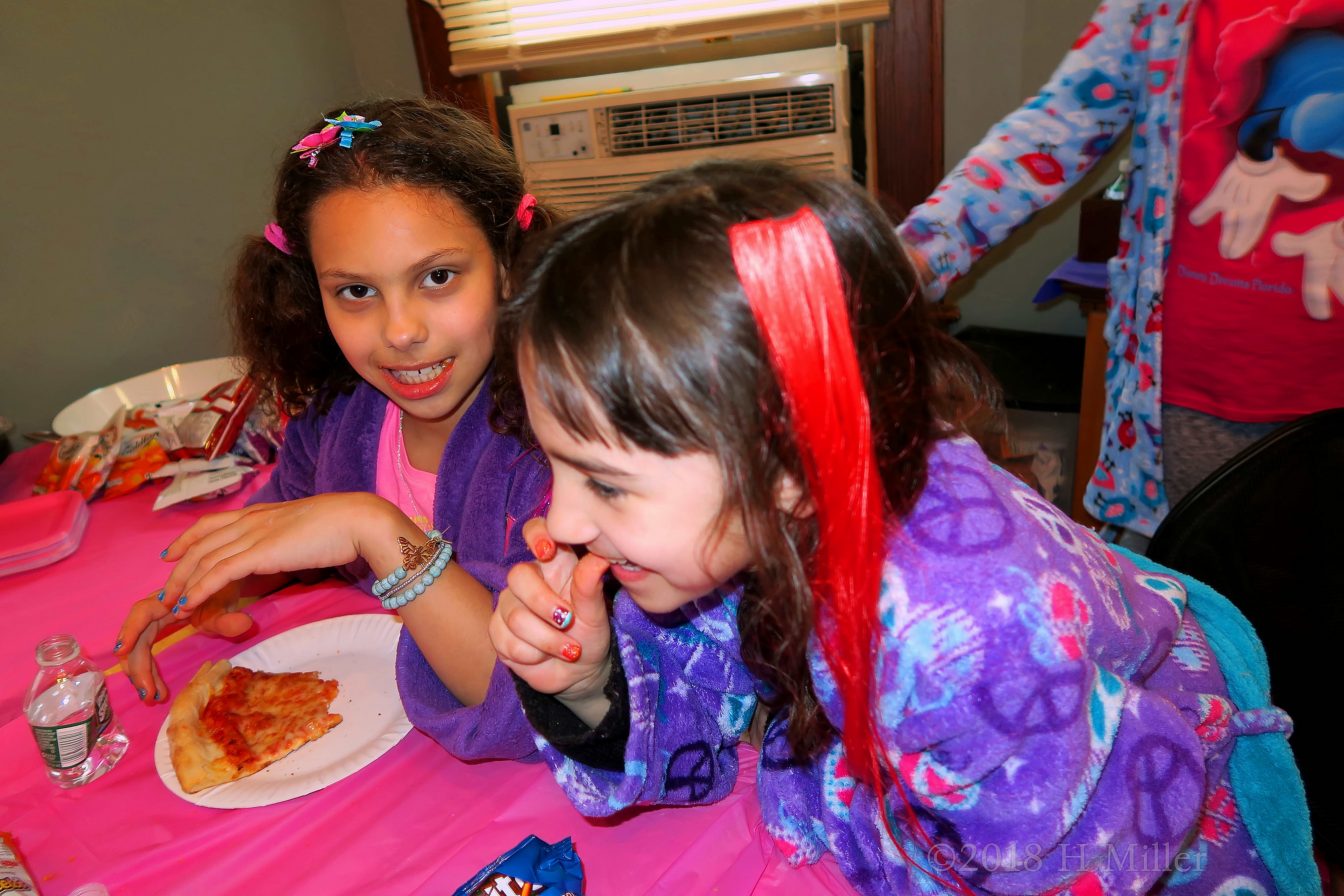 Great Smiles While Having A Snack At The Kids Spa 4