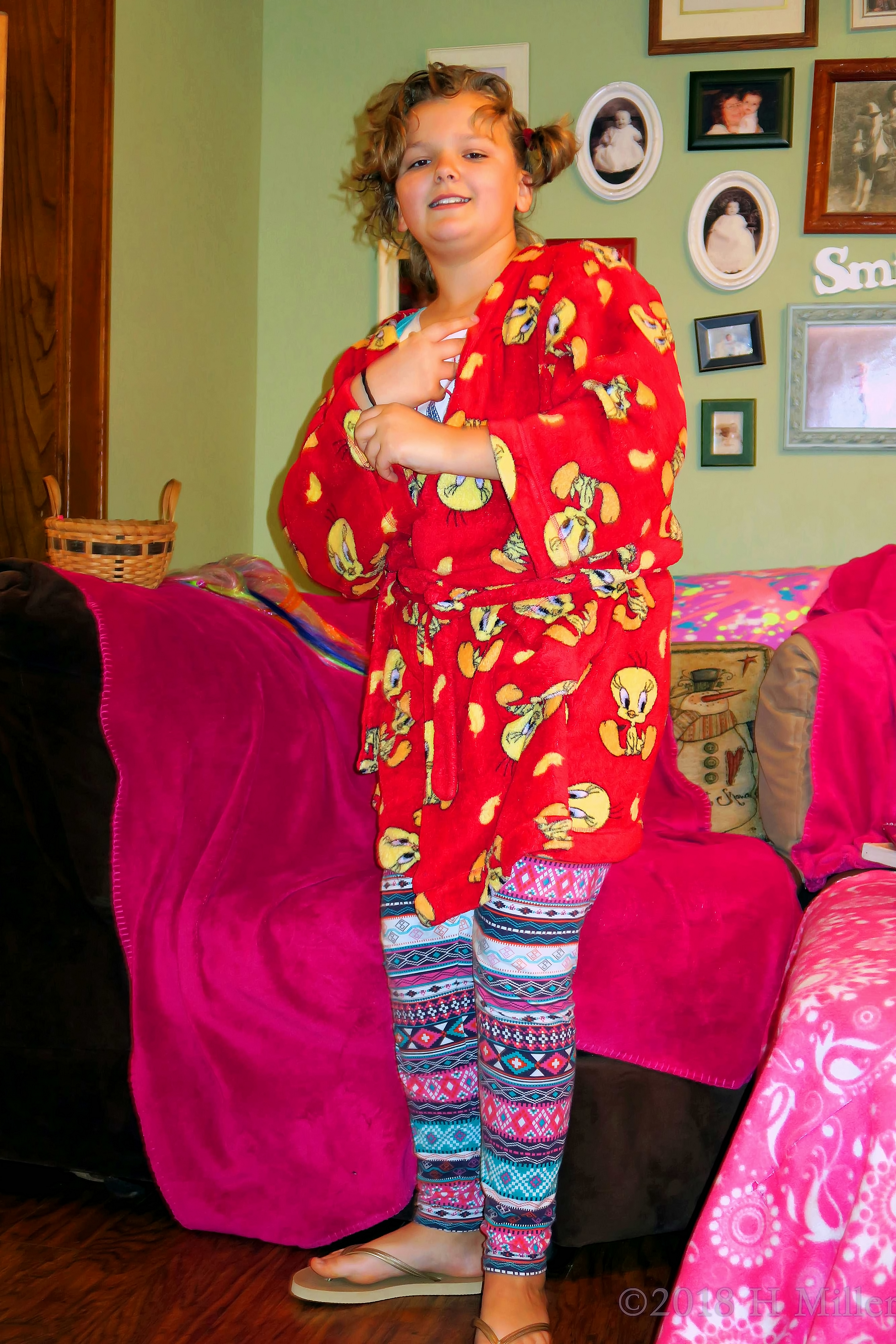 Laid Back Pose With Tweety Bird Spa Robe 