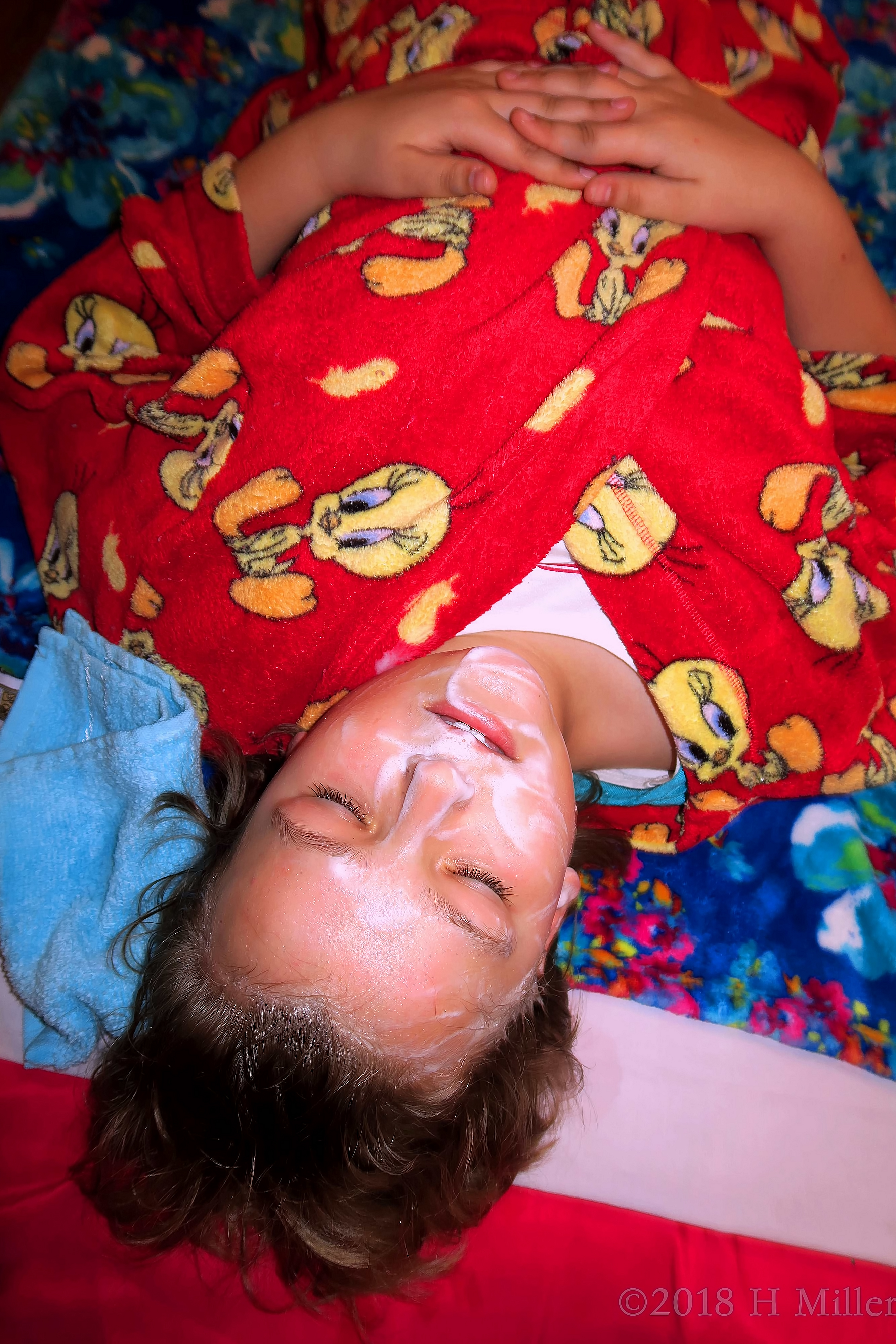 Tweety Bird Spa Girl Getting A Kids Facial Tweety Bird Spa Girl Getting A Kids Facial