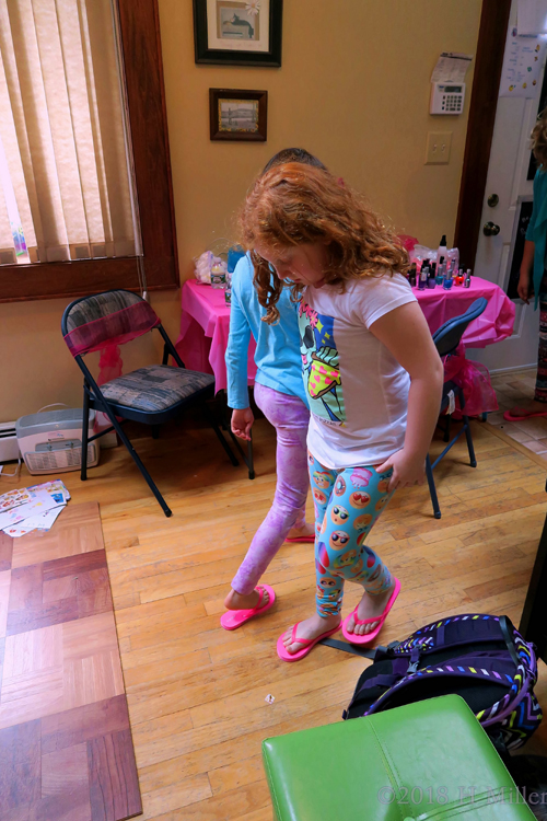 Walking In The Flip Flops At The Spa Party For Girls Walking In The Flip Flops At The Spa Party For Girls