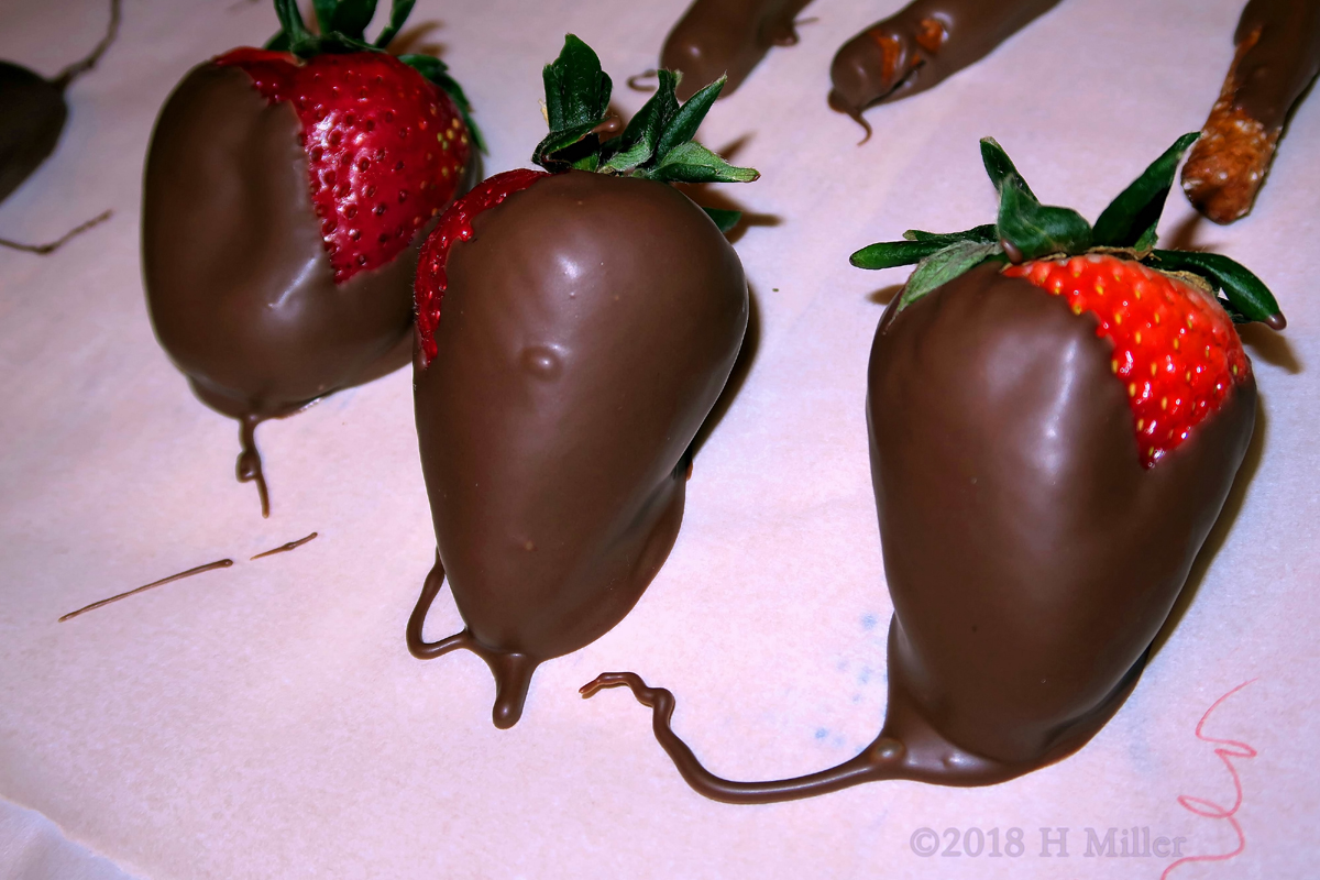 Chocolate Dipped Strawberries... 