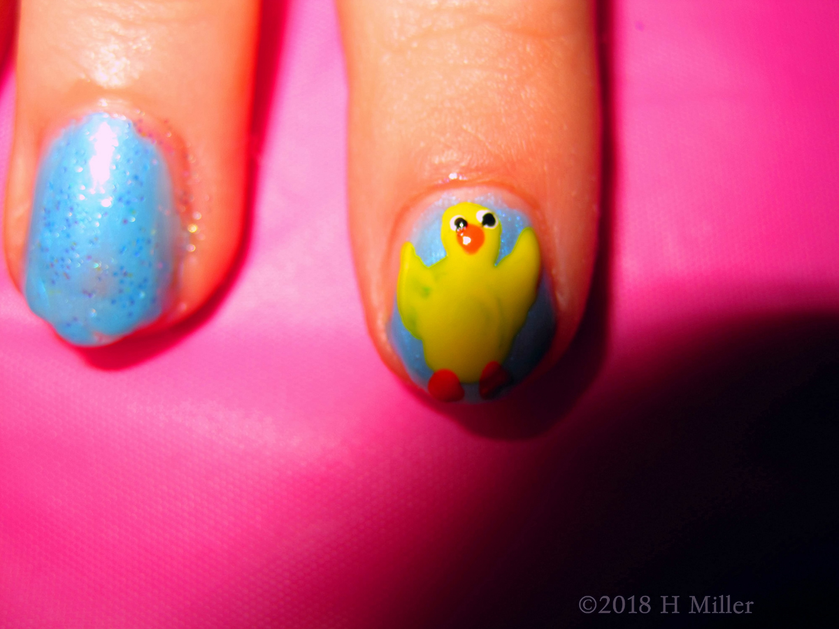 Very Ducky And Sparkly Kids Nail Art Closeup! 1