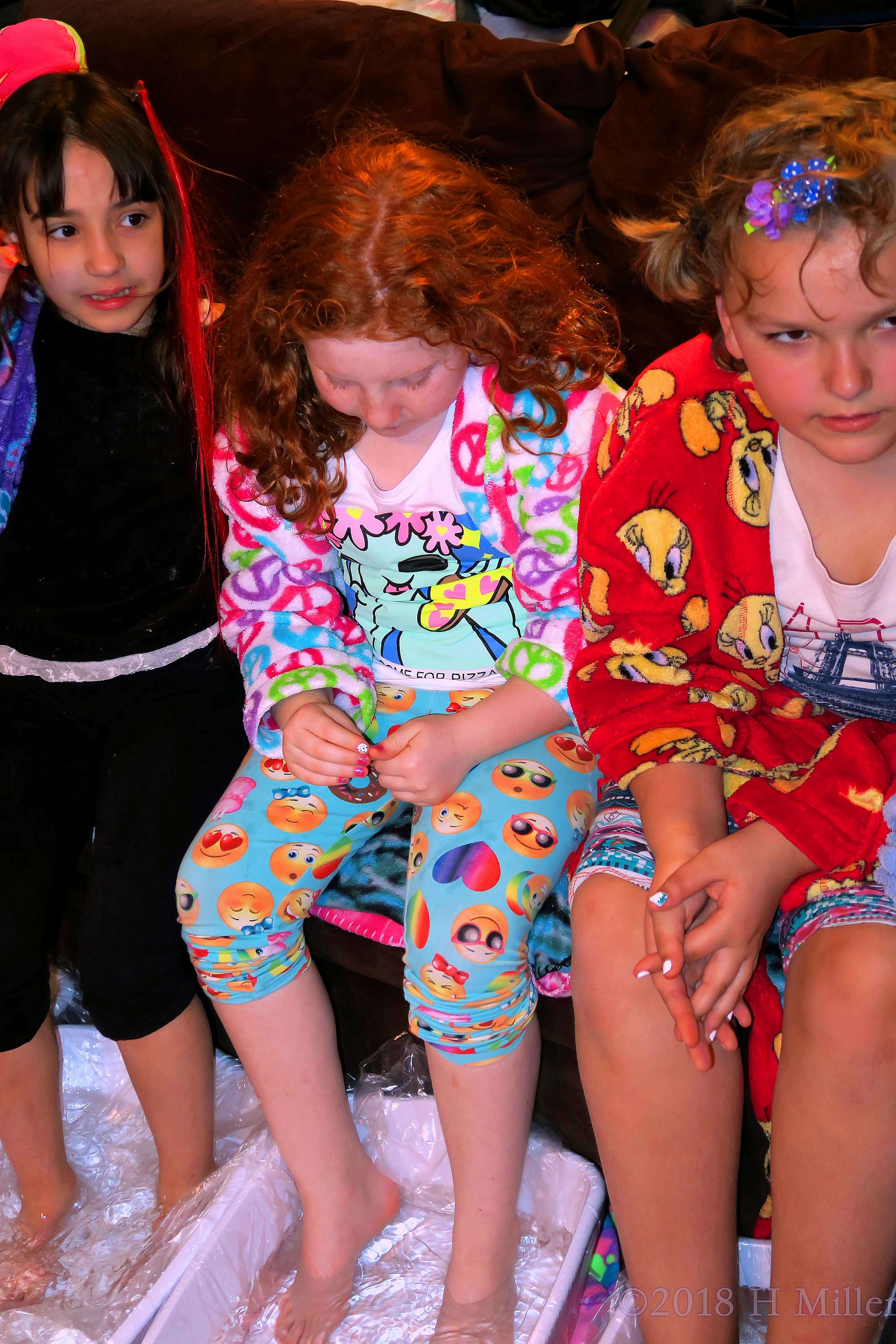 Colorfully Robes Spa Girls Contemplate Girls Pedicure Foot Soaks Colorfully Robes Spa Girls Contemplate Girls Pedicure Foot Soaks