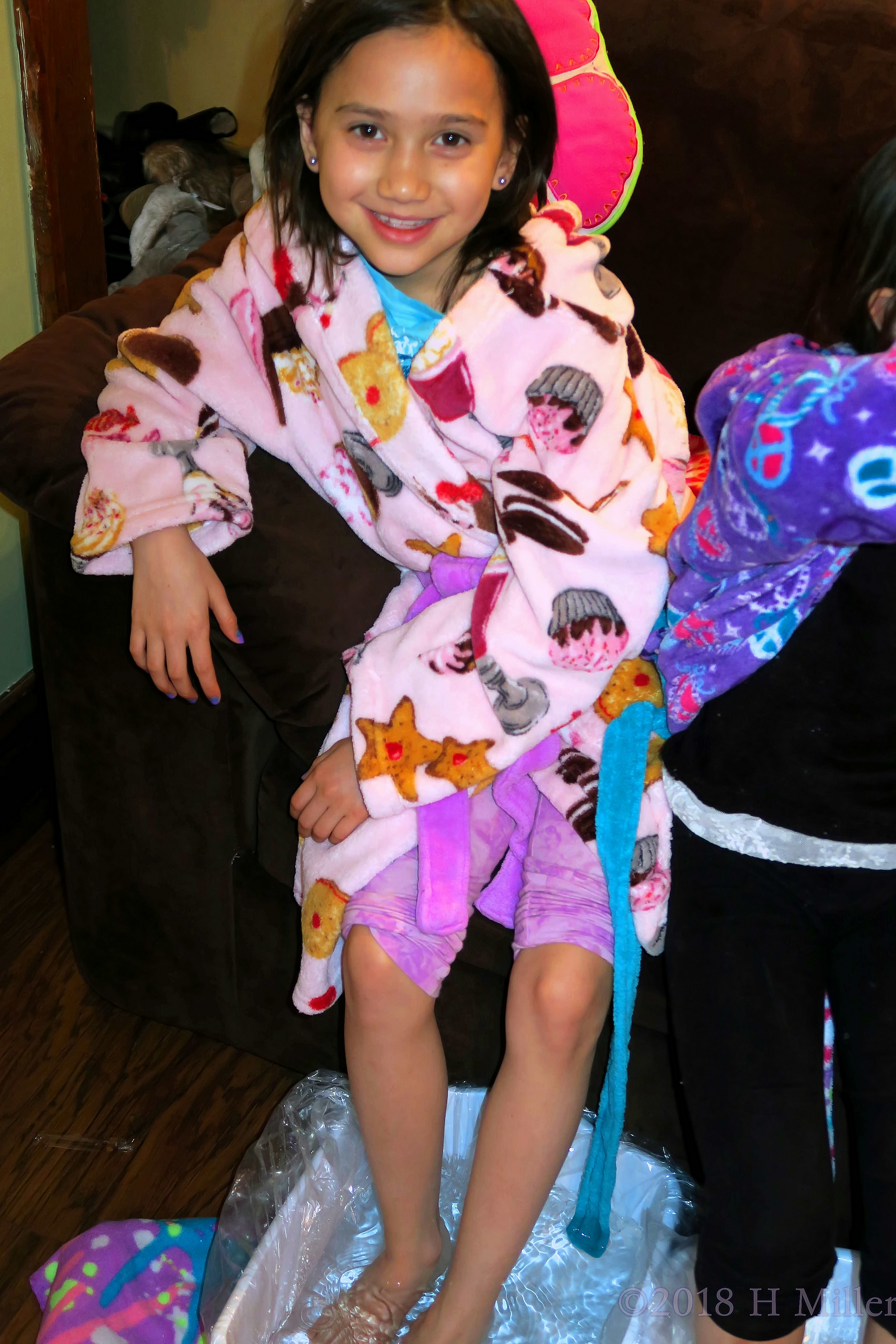 Cupcake Spa Robed Girl With Foot Soak And Smile Cupcake Spa Robed Girl With Foot Soak And Smile